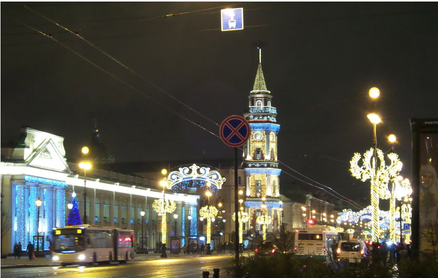 Так был украшен Петербург к праздникам год назад. Фото "Metro"