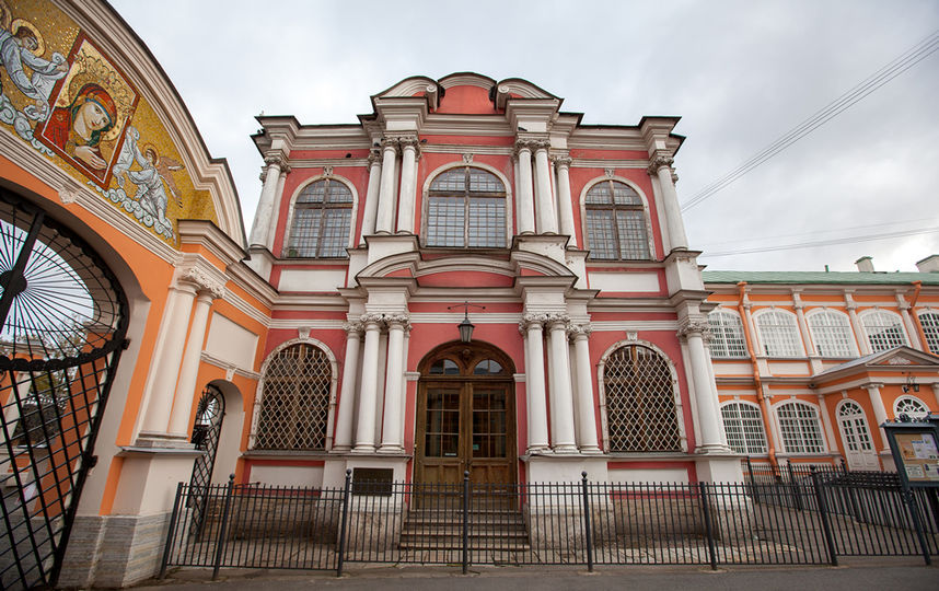 Благовещенскую церковь лавра хочет вернуть себе давно. Фото www.lavra.spb.ru