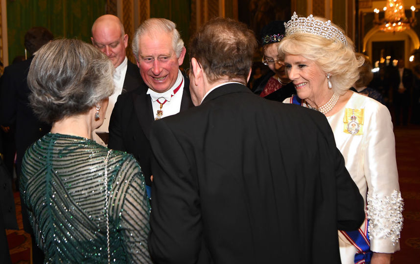 Принц Чарльз и его супруга Камилла с гостями. Фото Getty