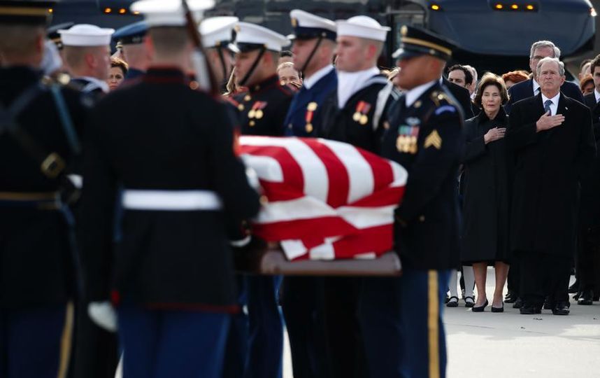 Гроб с телом президента доставили в Хьюстон. Фото Getty