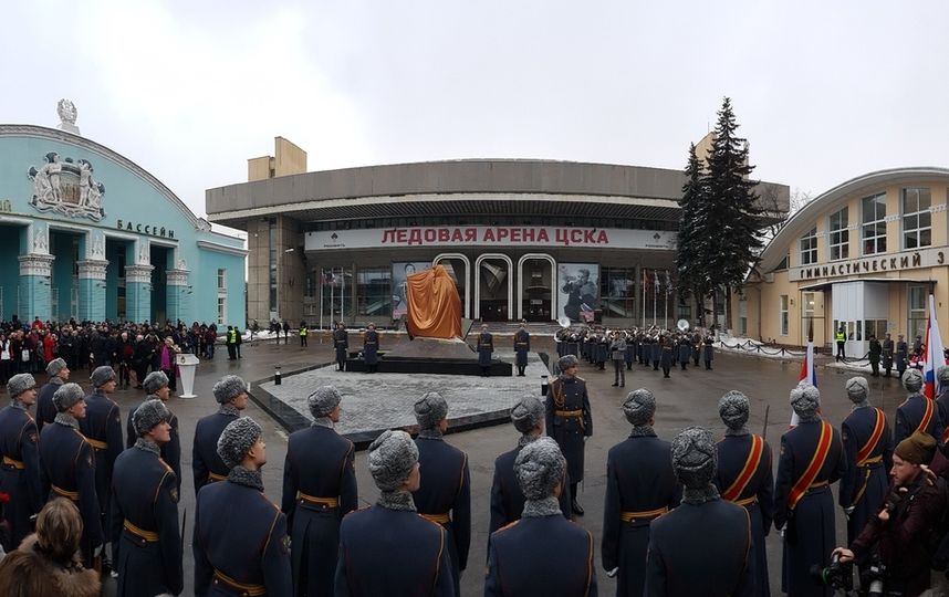 Открытие памятника Анатолию Тарасову. Фото Василий Кузьмичёнок