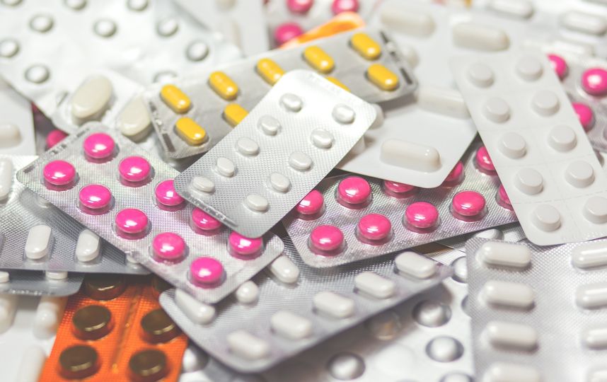 По словам премьера, одно из новых в списке лекарств содержится в перечне дорогостоящих препаратов. Фото Pixabay