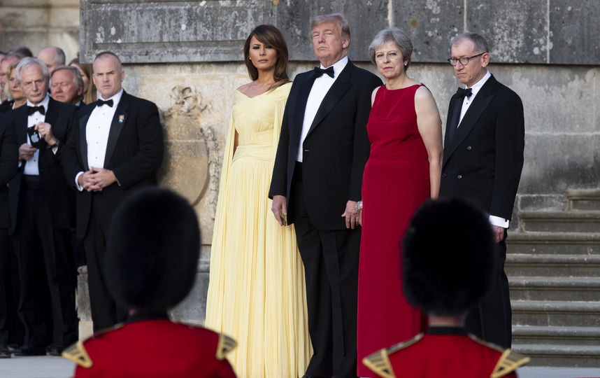 Мелания и Дональд Трамп с премьер-министром Великобритании Терезой Мэй и её супругом. Фото Getty