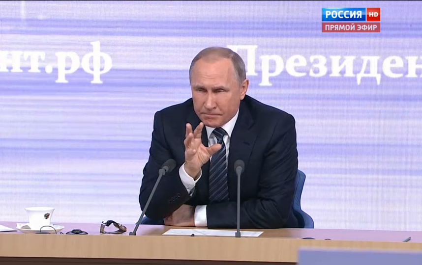 Так было на пресс-конференции Путина в 2015 году. Фото "Metro"