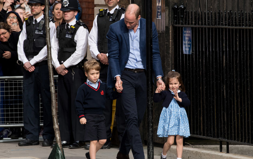 Принц Уильям с детьми. Фото архив, Getty