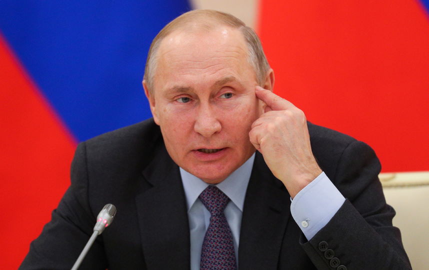 Песков рассказал, в каком банке Путин получает пенсию и зарплату Песков рассказал, в каком банке Путин получает пенсию и зарплату