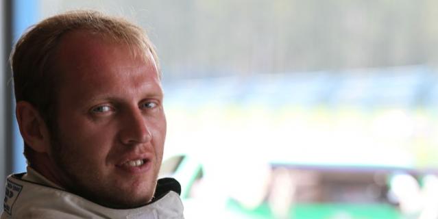 Алексей Ивлев – болезнь ещё не сказалась на его внешнем виде. Алексей Ивлев – болезнь ещё не сказалась на его внешнем виде.