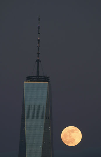 Кровавая Луна и затмение. А это фото из Нью-Йорка. 20 января. Фото Getty