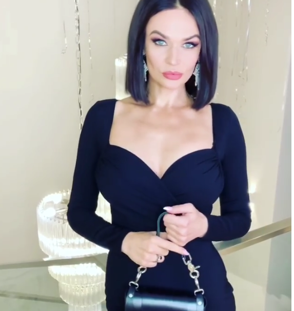 , .   www.instagram.com/alenavodonaeva/