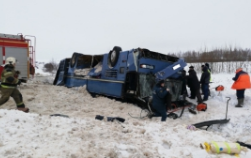 Под Калугой перевернулся автобус: есть погибшие, более 20 пострадавших
