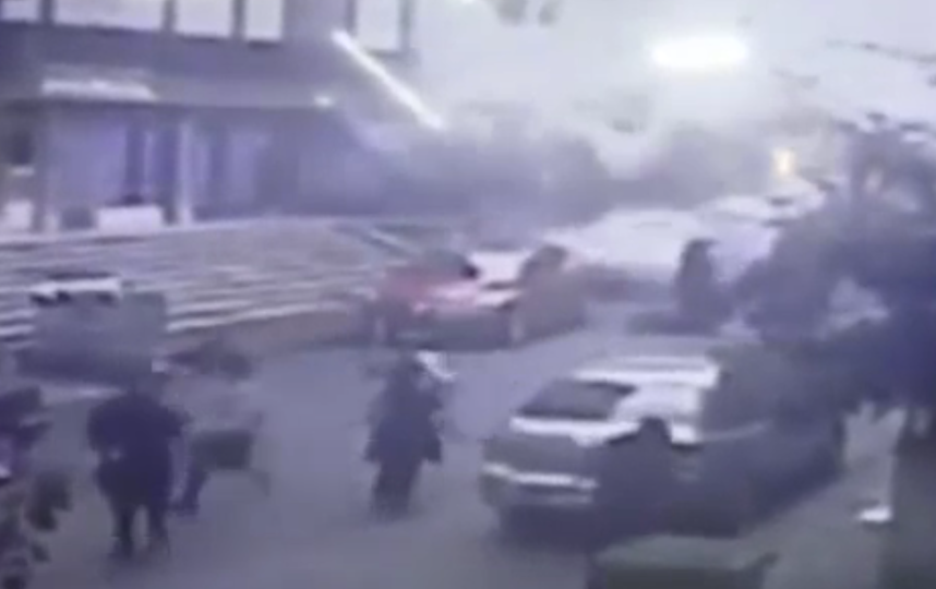 Момент обрушения здания в Стамбуле попал на видео. Фото скриншот видео https://ren.tv/