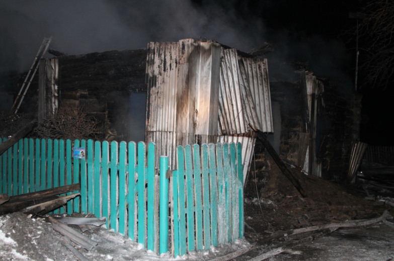 В Новосибирской области в пожаре сгорели мать и четверо детей. Фото http://54.mchs.gov.ru/, "Metro"