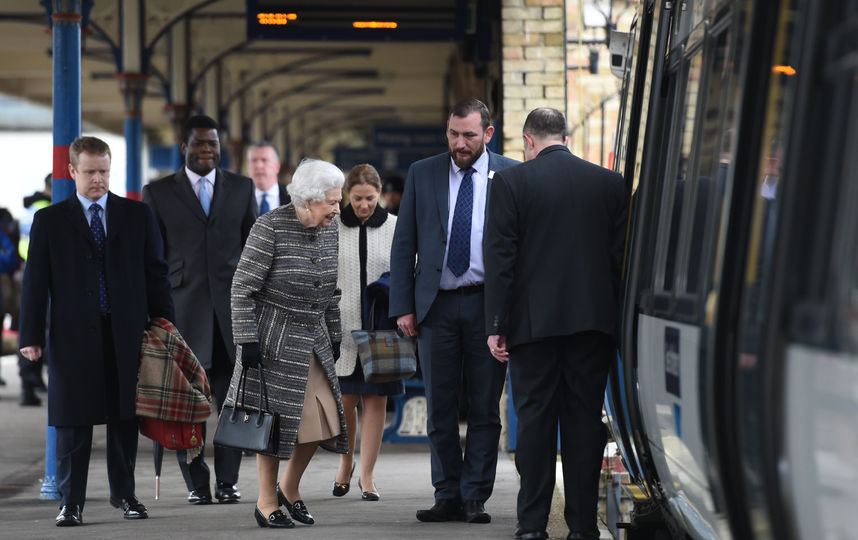 Елизавета II отправилась в Лондон на поезде. Фото Getty