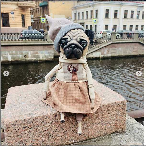Елена Алёхина создаёт кукольных животных и фотографирует их на фоне Петербурга. Фото https://www.instagram.com/ahihela/, "Metro"