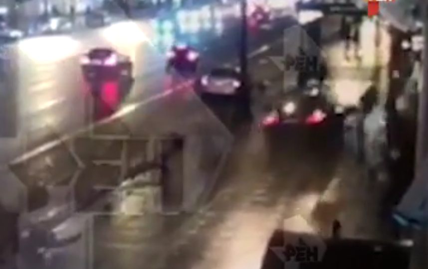 Страшная авария в центре Петербурга: водитель, по данным СМИ,  накануне "подышал" веселящего газа. Фото скриншот видео https://ren.tv/