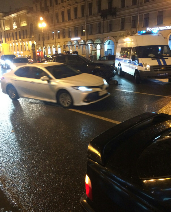 ДТП в центре Петербурга унесло две жизни. Фото https://vk.com/spb_today