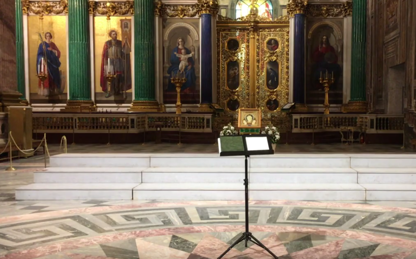 Концертный хор Санкт-Петербурга исполнил необычную песню в Исаакиевском соборе в День защитника Отечества. Фото скриншот видео https://vk.com/club147188