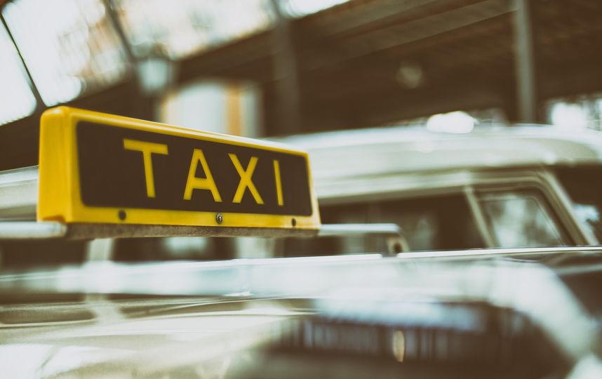 Такси в мегаполисах – популярый способ передвижения. Фото https://pixabay.com/