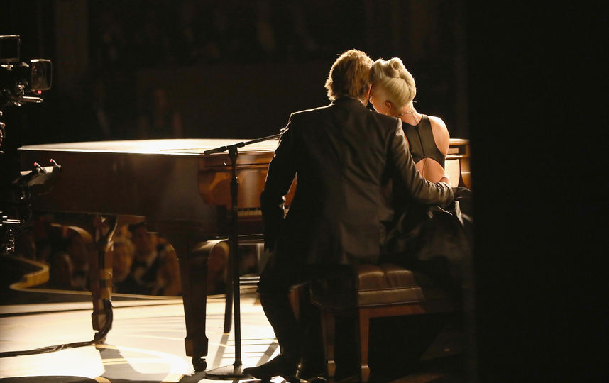 Леди Гага и Брэдли Купер на церемонии награждения премии "Оскар". Фото Getty