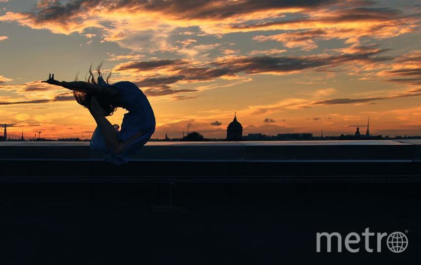Фото на конкурс "Танцуй по жизни" с крыши с видом на Петербург. Ольга Егунова. Фото "Metro"