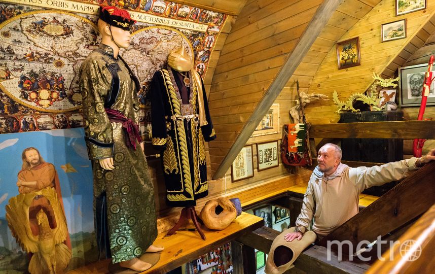 Терем Сундакова похож на музей: здесь хранятся все подарки и экспонаты, привезённые из экспедиций. Фото Алёна Бобрович, "Metro"