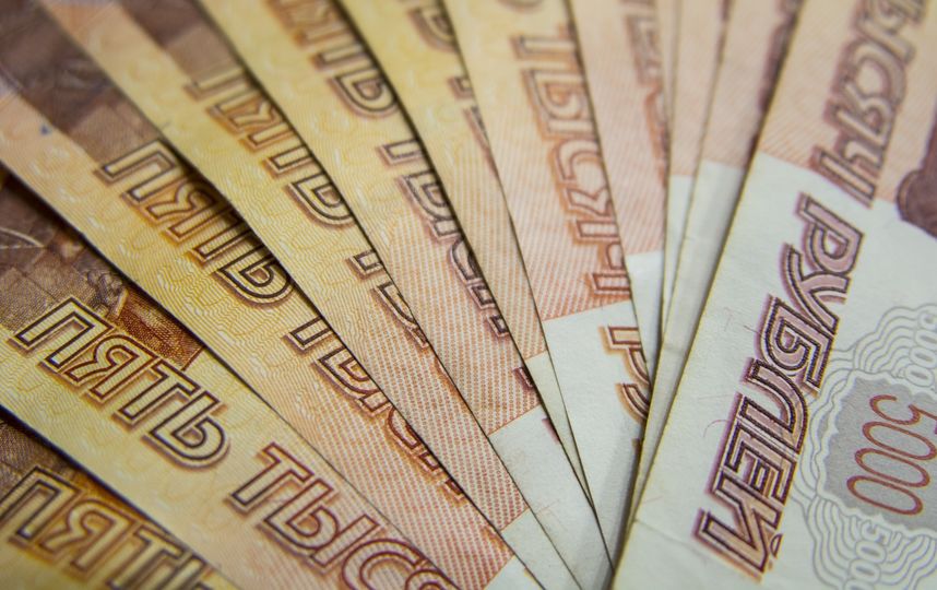 Деньги москвич прятал в нише дивана. Фото Pixabay