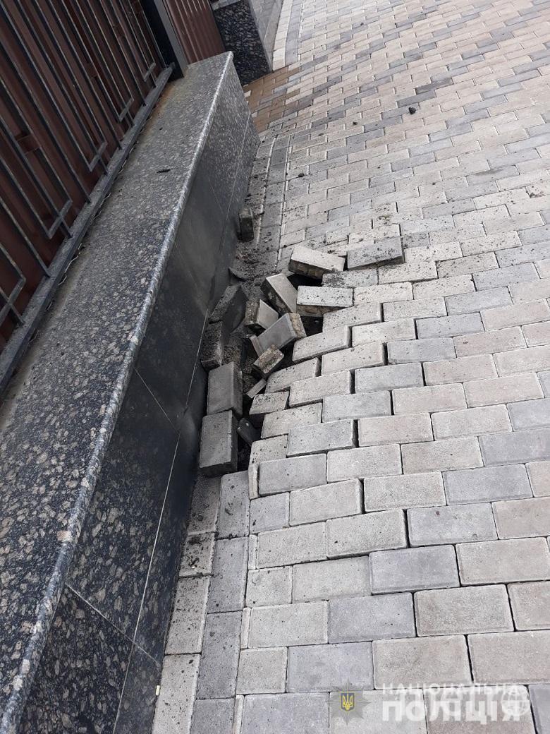 Взрыв у посольства РФ в Киеве: причиной стал разрыв высоковольтного кабеля 