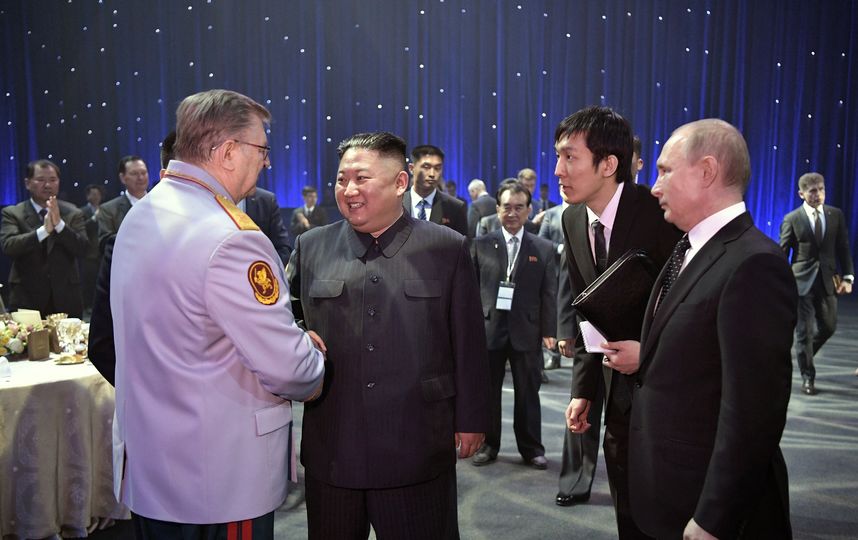 Ким Чен Ын и Владимир Путин на мероприятиях после саммита во Владивостоке. Фото AFP