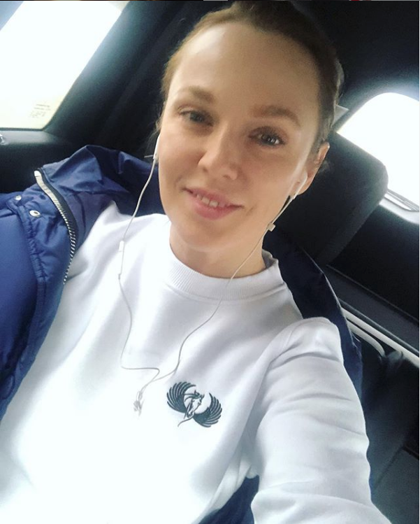  instagram.com/albinadzhanabaeva. 
