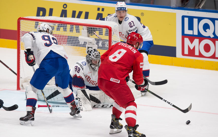 Россияне уверенно победили норвежцев в первом матче на ЧМ. Фото AFP
