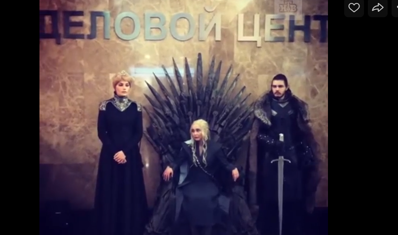 В Москве установили трон из сериала 