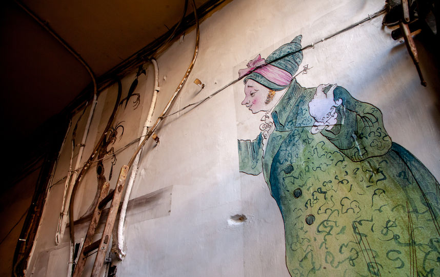 На фасаде здания появилась фреска Михаила Шемякина. Фото Юлия Кудряшова-Белокрыс