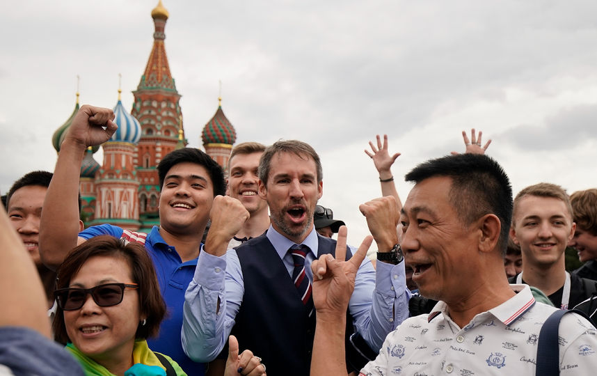 Туристы на Красной площади в Москве. Фото РИА Новости
