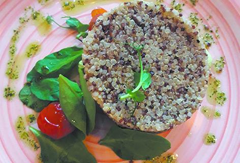 Киноа с белыми грибами и горошком. Киноа с белыми грибами и горошком.