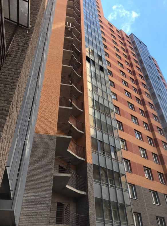 В Кудрово школьник на балконе проводил эксперименты и устроил взрыв. Фото https://vk.com/spb_today