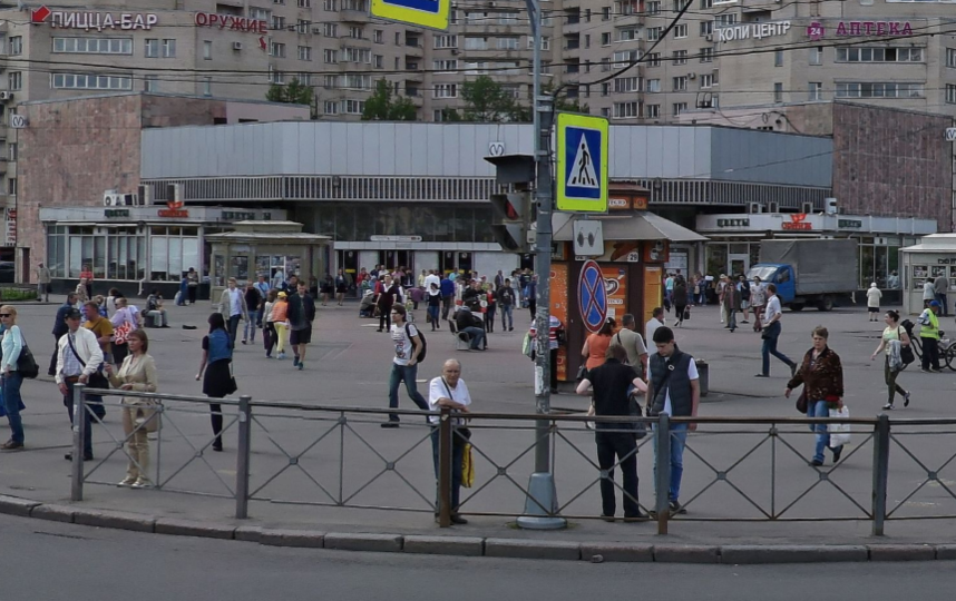 Вторичка в санкт петербурге метро академическая. Академическая (станция метро, Санкт-Петербург). Ст метро Академическая Санкт-Петербург. Метро Академическая Питер. Станция Академическая СПБ.