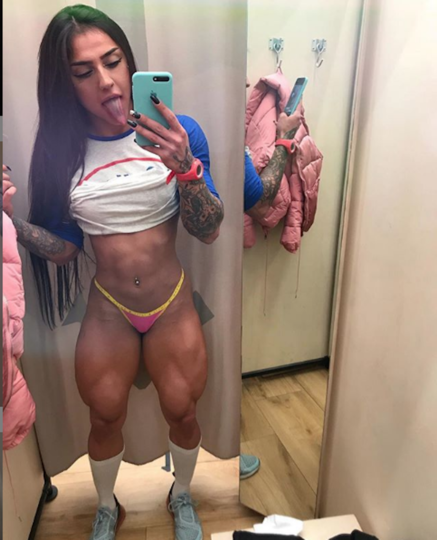 Бахар Набиева. Фото Скриншот Instagram/bakharnabieva "Попка как у Ким!": популярный украинский блогер шокировала фотографией своих ягодиц