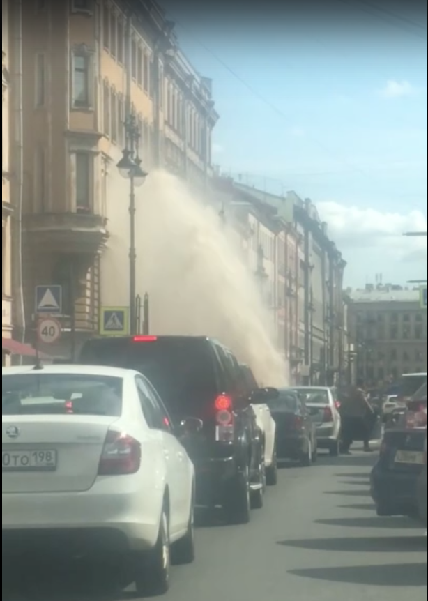 В питере забили мужчину. Авария на Восстания.