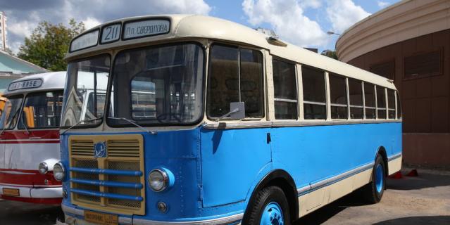 Именно эта модель автобуса была самой популярной в СССР до появления жёлтого 677-го «ЛиАЗа». Именно эта модель автобуса была самой популярной в СССР до появления жёлтого 677-го «ЛиАЗа».