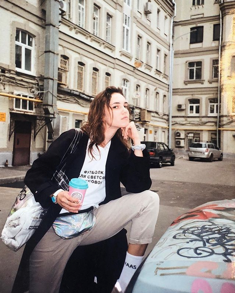 Актриса Стася Милославская, новая возлюбленная актёра. Фото скриншот: instagram.com/milostasii/