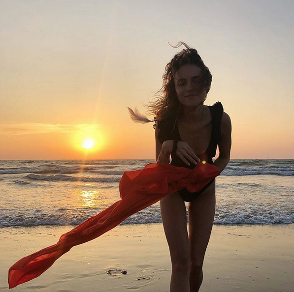 Актриса Стася Милославская, новая возлюбленная актёра. Фото скриншот: instagram.com/milostasii/