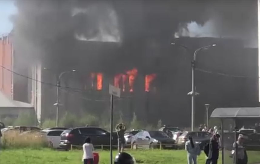 Картинка пожара в Невском районе. Взрыв в Невском районе сегодня. Нет света в невском районе сейчас