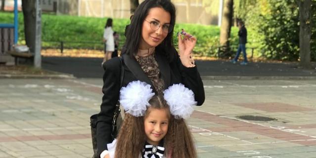 Анна Грачевская с дочерью. Анна Грачевская с дочерью.