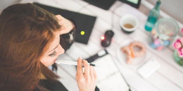Постарайтесь сделать своё рабочее место освещённым. Постарайтесь сделать своё рабочее место освещённым.