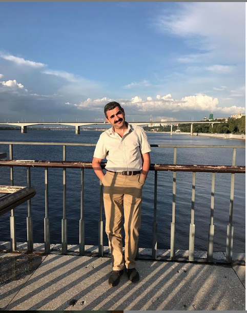  .  https://www.instagram.com/armen_bezhanyan/, "Metro"