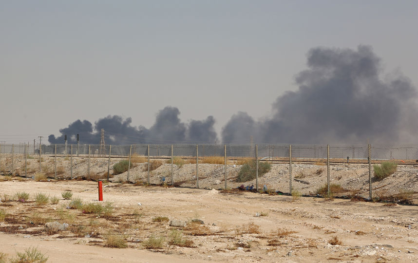 В ночь на субботу два предприятия Saudi Aramco в Саудовской Аравии были атакованы беспилотниками. Фото AFP