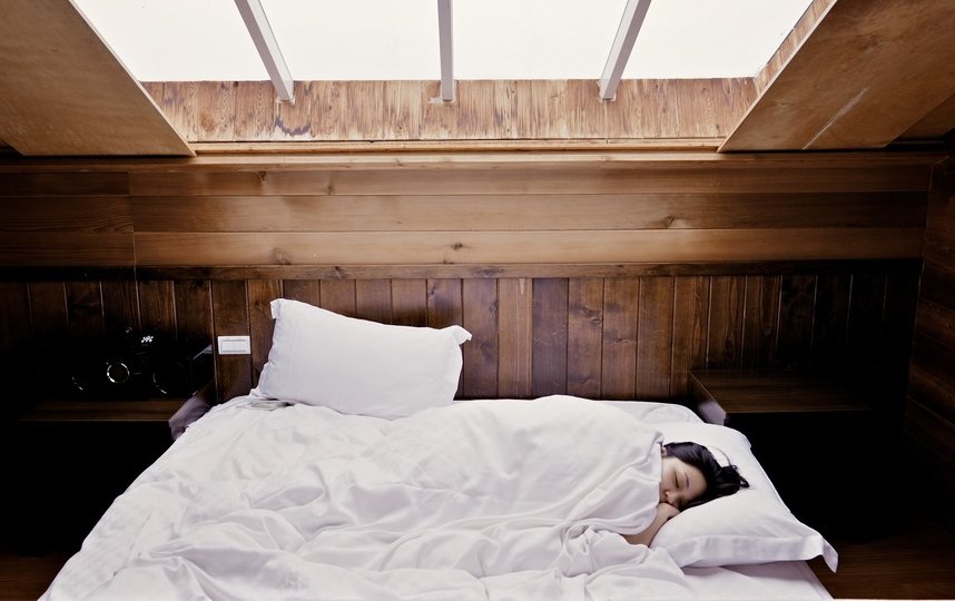 Для здоровья очень важно "набирать" достаточное количество часов сна. Фото Pixabay