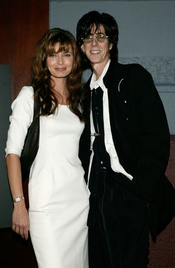 Рик Окасек и его супруга экс-модель Паулина Поризкова, архивное фото 2003 года. Фото Getty Рик Окасек и его супруга экс-модель Паулина Поризкова, архивное фото 2003 года. Фото Getty