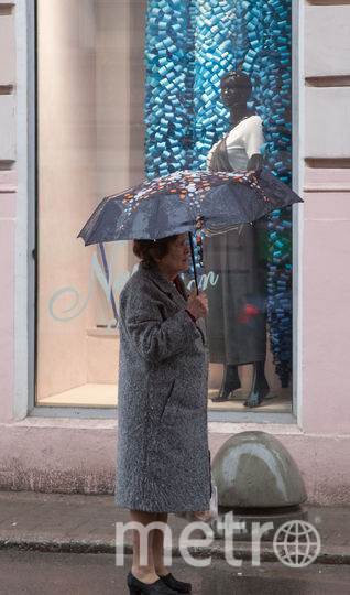 Зонты в Петербурге - необходимый атрибут. Фото Святослав Акимов, "Metro"