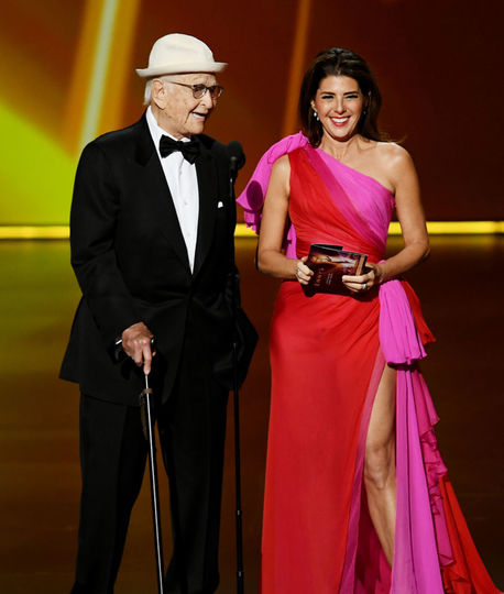 71st Emmy Awards. Шоу. Мариса Томей. Фото Getty